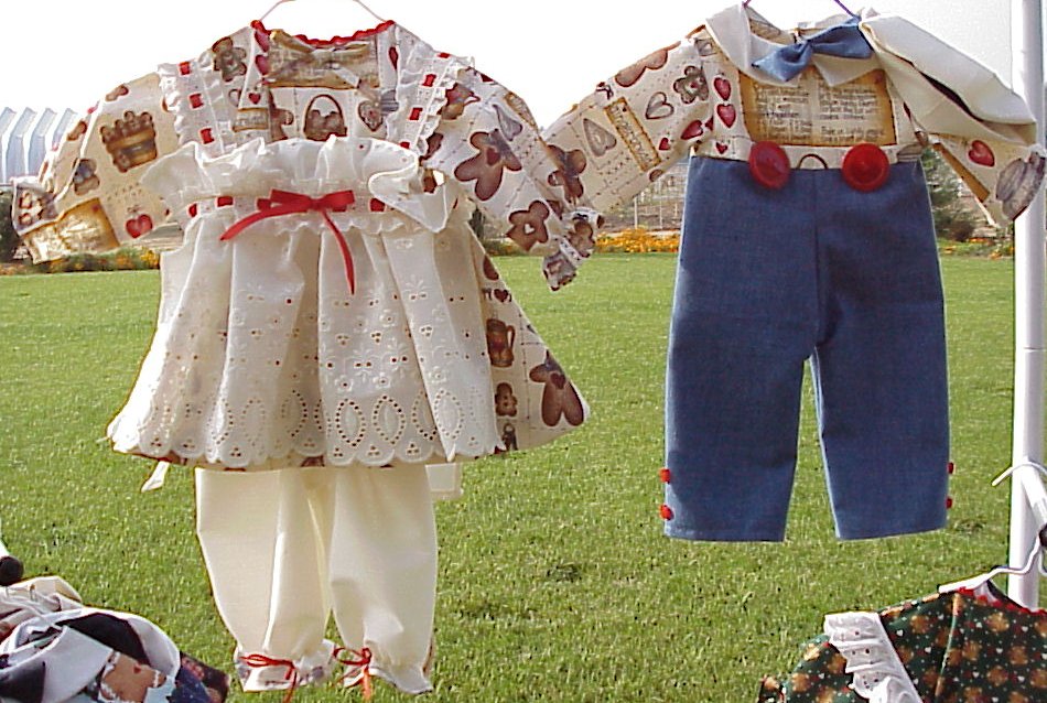 Available Outfit 25in Ann/Andy