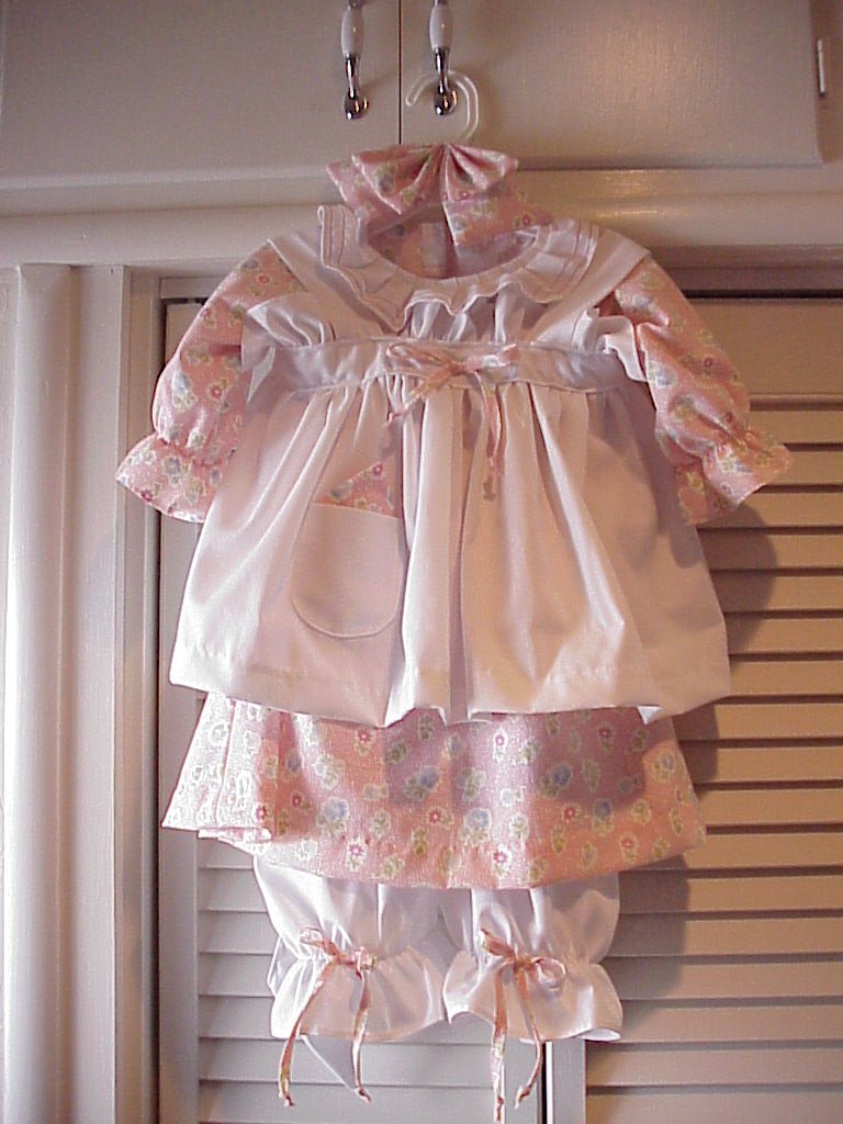 Available Outfit 25in Ann/Andy